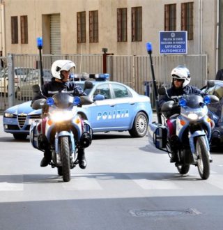 polizia in moto